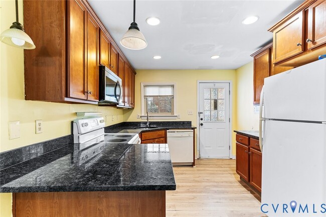 Building Photo - 511 S Harrison St