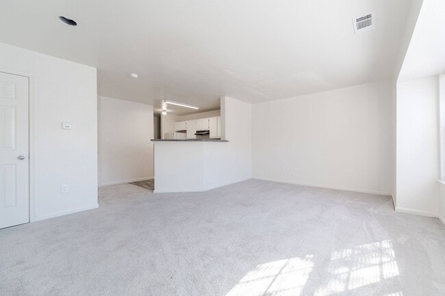 Foto del edificio - Waterford at Sterling Place Apartments