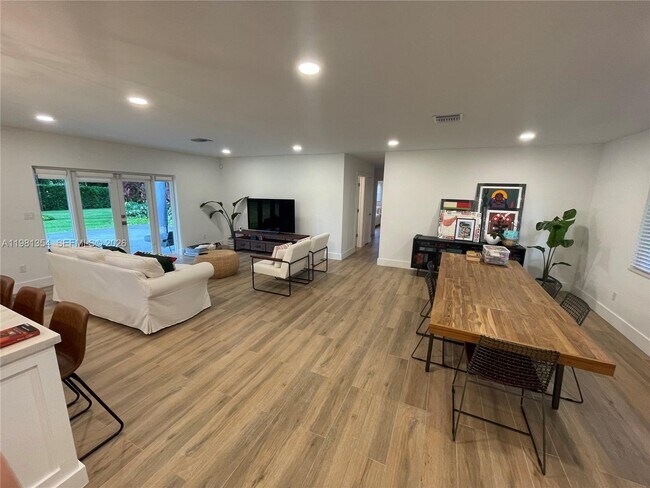 Foto del edificio - 10343 SW 114th St