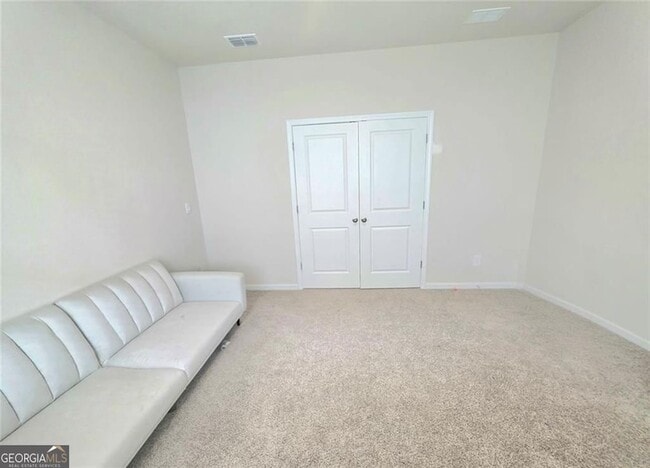 Building Photo - 327 Vly Oak Dr