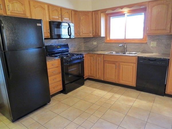 Building Photo - 410 Langford Dr