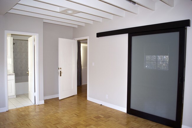 Master bedroom wall view - 1219 California Ave