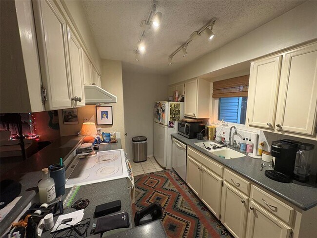Foto del edificio - 6739 Old Quarry Ln