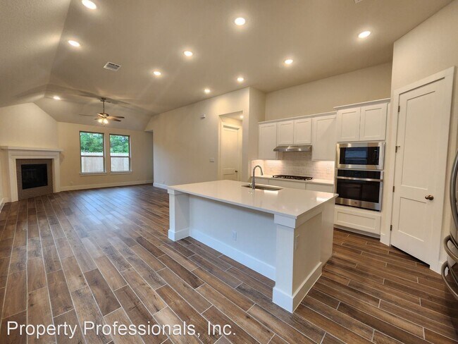 Building Photo - 3 br, 2 bath House - 1037 Easy Gruene