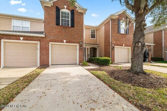 Building Photo - 4265 Highwood Dr