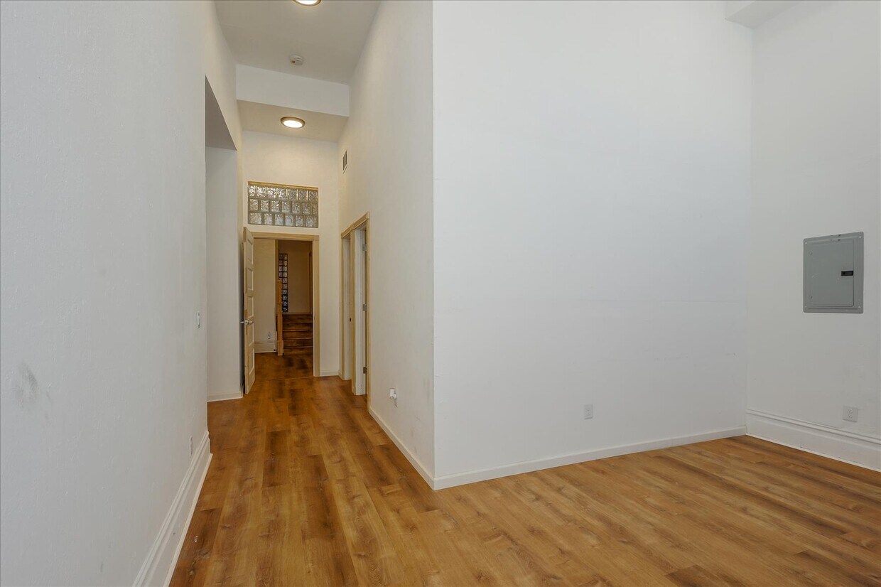 Primary Photo - 2288 San Pablo Ave