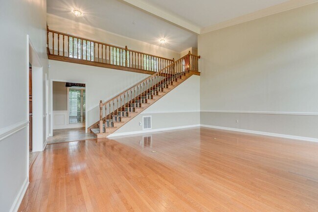 Building Photo - Experience lakefront living at its finest in the heart of East Tennessee.