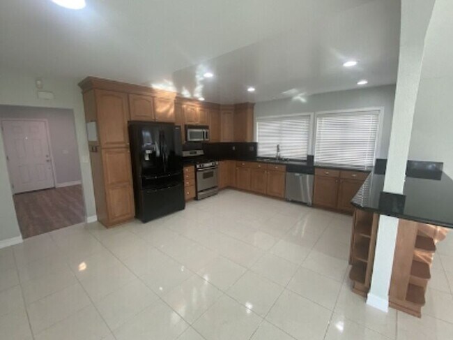 Building Photo - 7847 Bacadi Dr