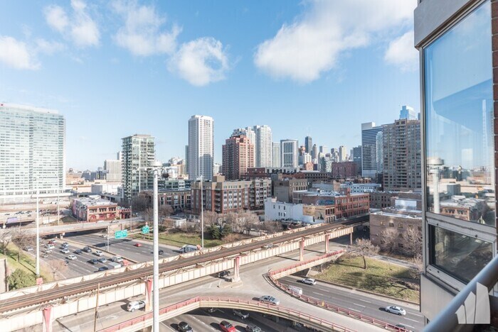 Foto principal - 720 W Randolph St
