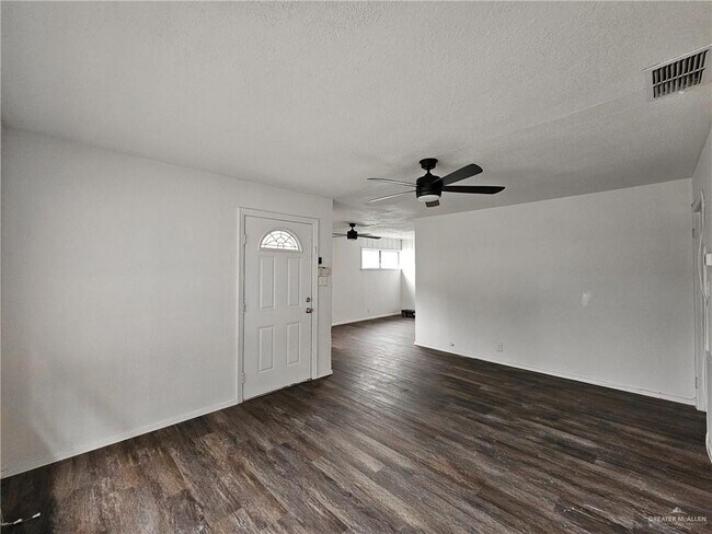 Building Photo - 1606 Quince Ave