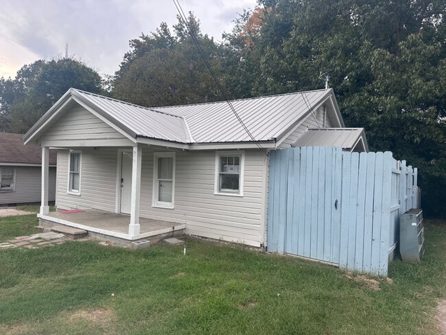 Building Photo - 1628 Brasfield St