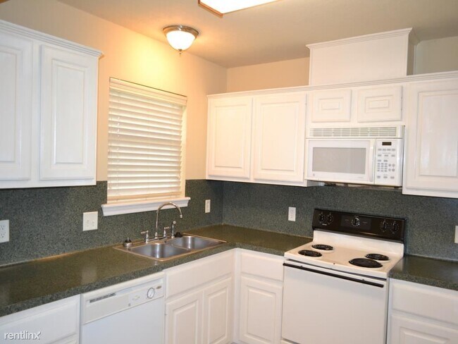 Foto del edificio - 3 br, 3 bath Duplex - 3828 Oldenburg Ln 3828