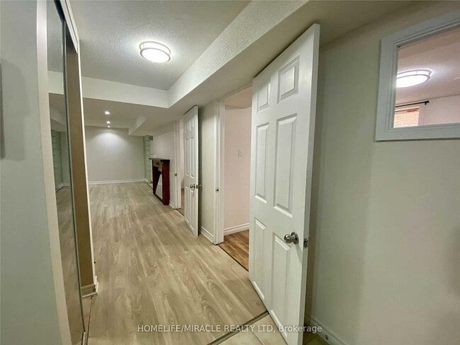 Building Photo - 3081 Nawbrook Rd