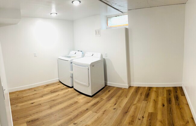 Foto del edificio - 1170 Stoughton Ave