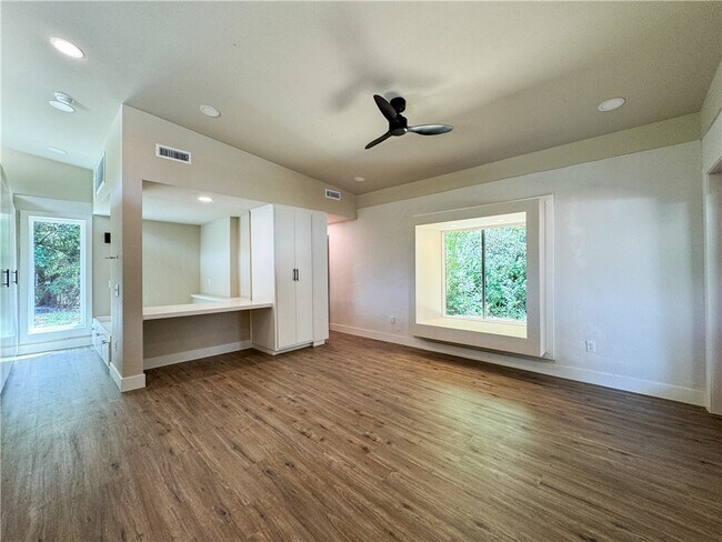 Foto del edificio - 1111 S Ray Ave