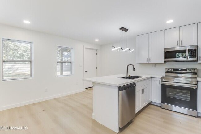 Foto del edificio - 264 Mc Donnell Ave