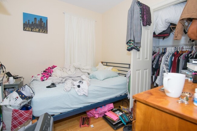 Amazing Four Bed, Two Bath, available Now - Amazing Four Bed, Two Bath, available Now House