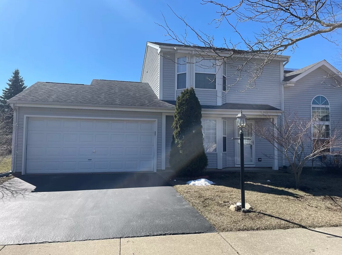 227 Newbury Dr, Island Lake, IL 60042 Townhome Rentals in Island Lake