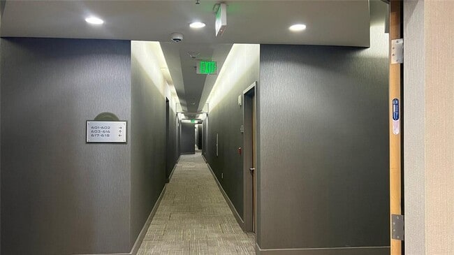 Building Photo - 250 Pharr Rd NE