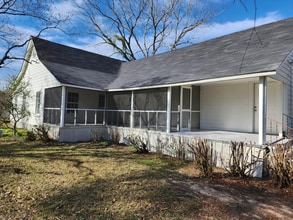 Building Photo - 683 Pummy Rd