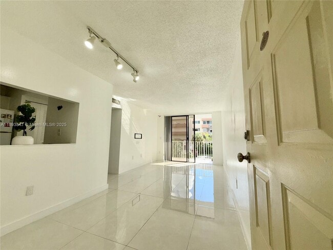 Foto del edificio - 8075 NW 7th St
