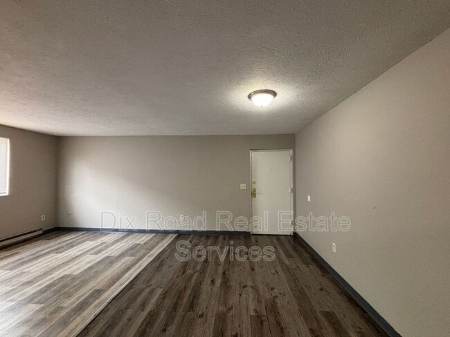 Building Photo - 430 Bellbrook Ave