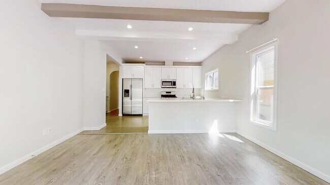 Building Photo - 5131 W 21st St