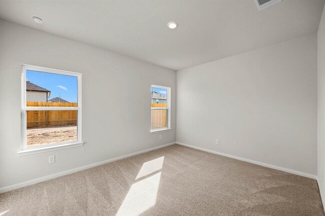 Building Photo - 6406 Elm St