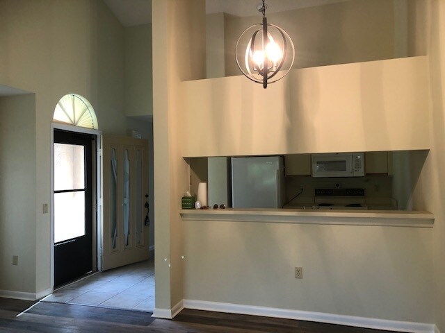 Building Photo - 4591 Morningside