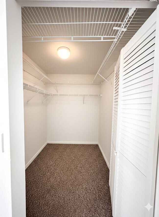 Building Photo - 130 Cypress Way W