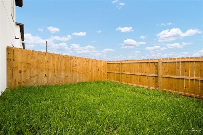 Foto del edificio - 15 Larkspur Ave