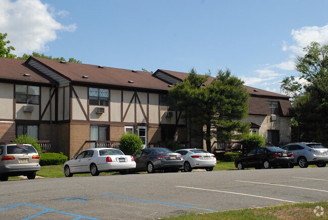 evergreen meadows apartments edison nj apartments com