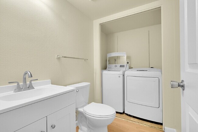 Foto del edificio - $1,695.00 - $500 OFF FIRST MONTH RENT - 2 ...