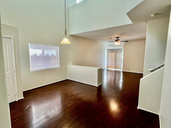 Foto del edificio - 8877 Happy Stream Ave