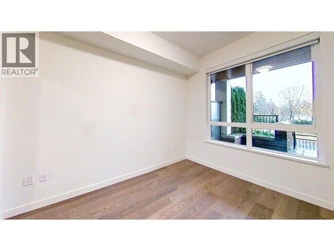 Photo du bâtiment - 4033 May Dr