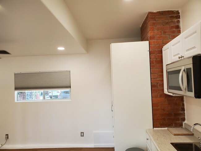 Building Photo - 12426 Verdi St