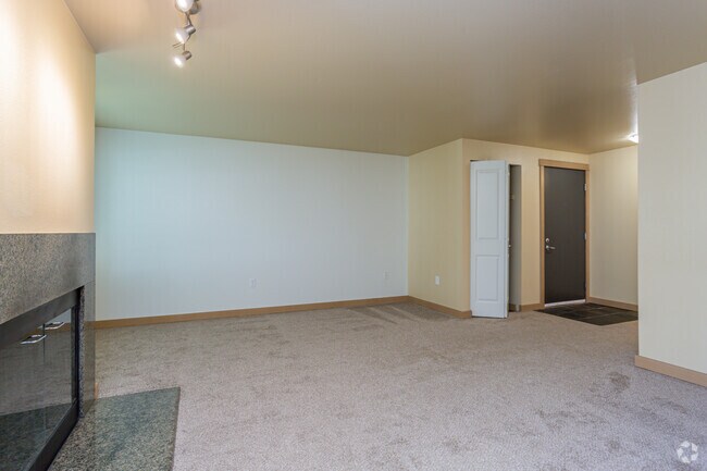 2BR, 2BA - 980SF - Olympic Village