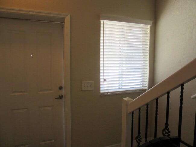 Foto del edificio - Lovely 3 BR / 2 BA Condo Located In Desira...