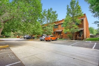 Building Photo - 3368 Hickok Pl