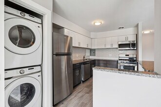 Building Photo - Henry on the Park Apartments