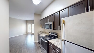 Building Photo - 414 Rosedale Ave