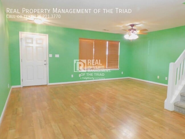Building Photo - Great 2 Bedroom 2.5 Bath Townhome in Rache...