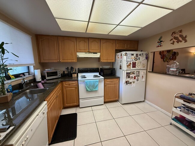Building Photo - 3701 Champagne Dr