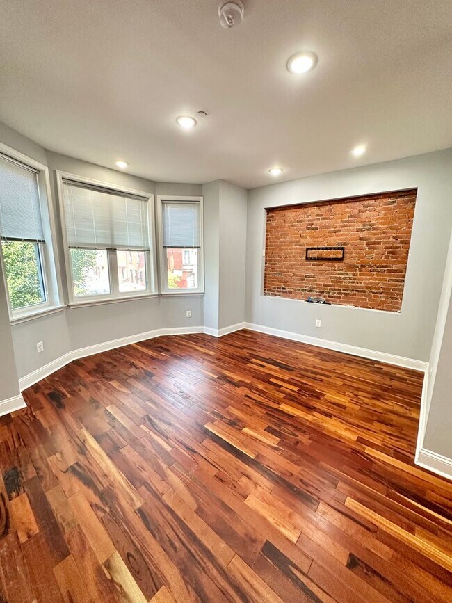 Foto del edificio - 3220 West Diamond Street - DNM(10/15/2023)