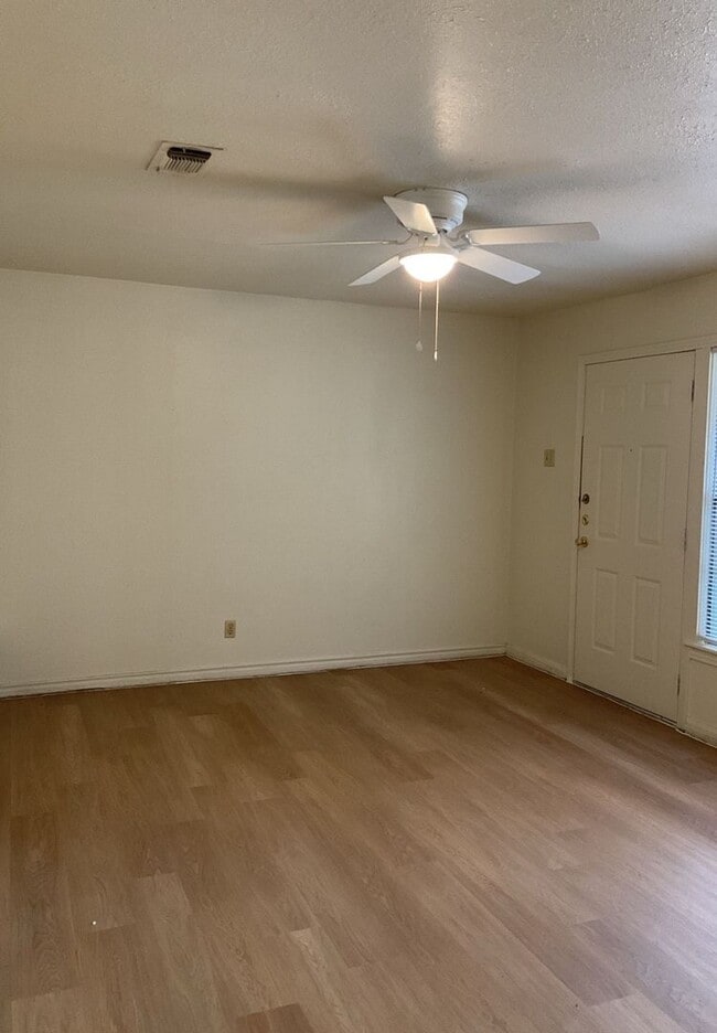 Foto del edificio - COMING SOON!