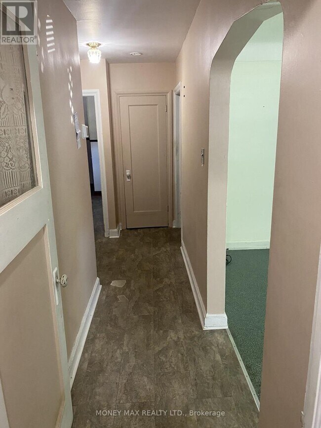 Photo du bâtiment - 1424 Rosenthal Ave