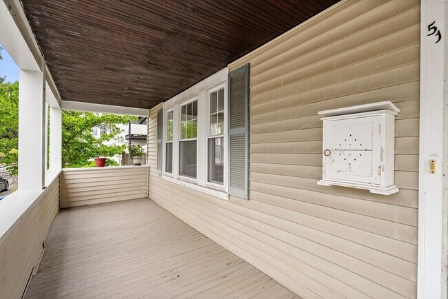 Foto del edificio - 49-51-51 Harding Ave