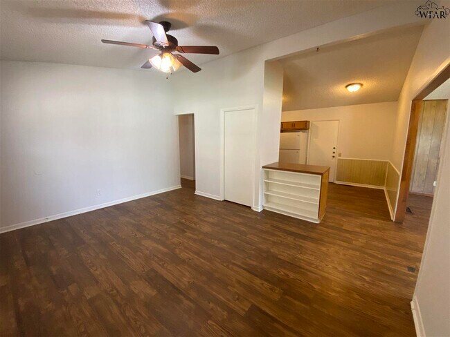 Building Photo - 4133 Moffett Ave