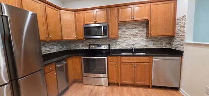 Building Photo - 130 Trotter Rd