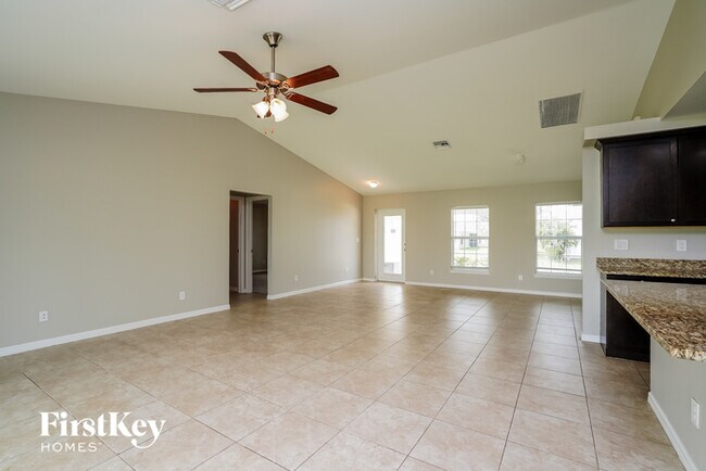 Foto del edificio - 1307 NW 15th Terrace